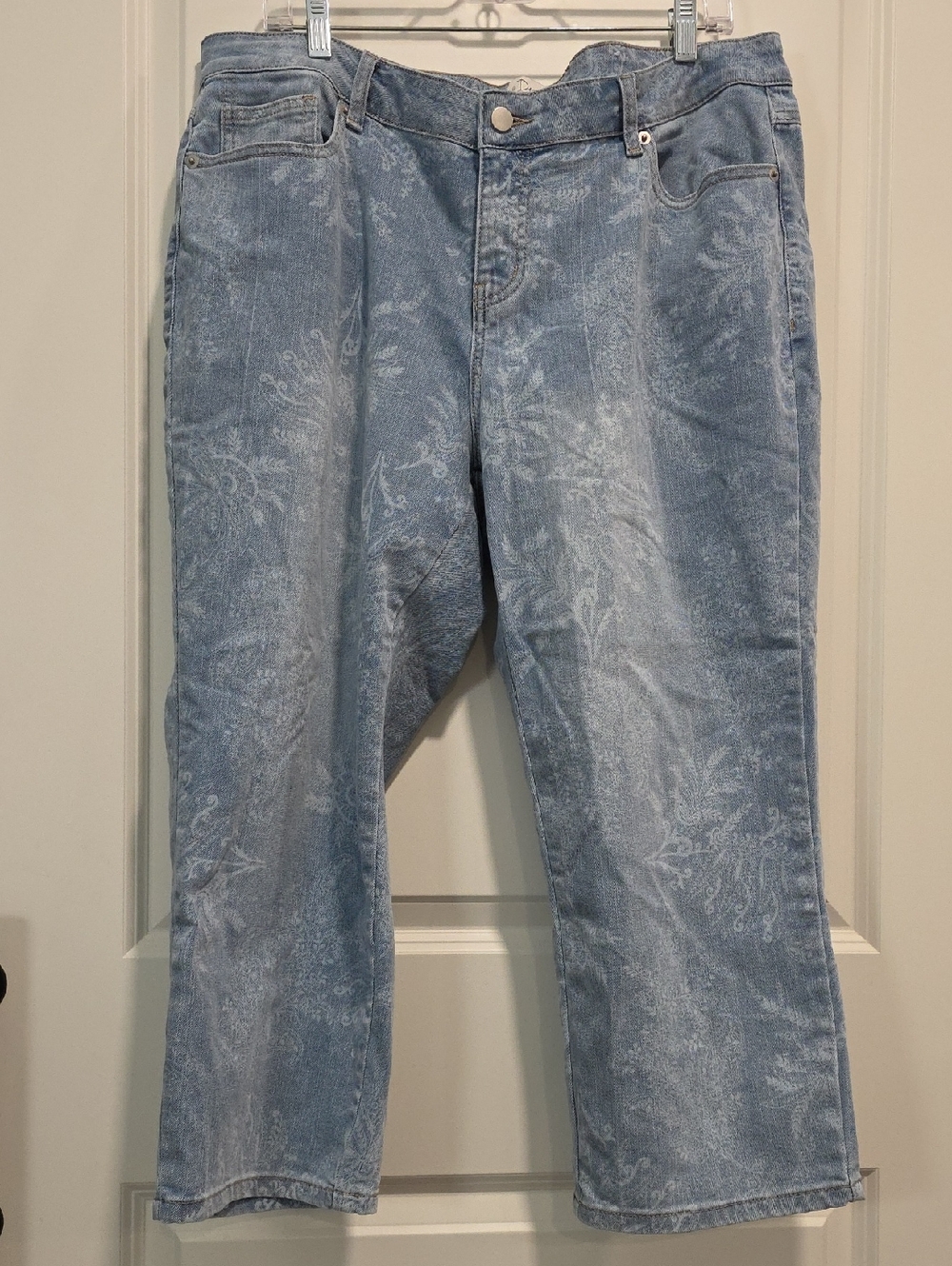 Light Blue Floral Cropped Jeans